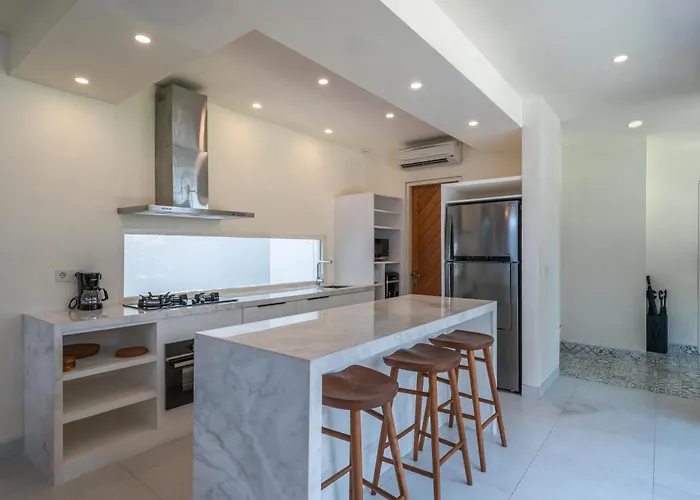 Nestor - New Contemporary 3bd Next To The Canggu (Bali)