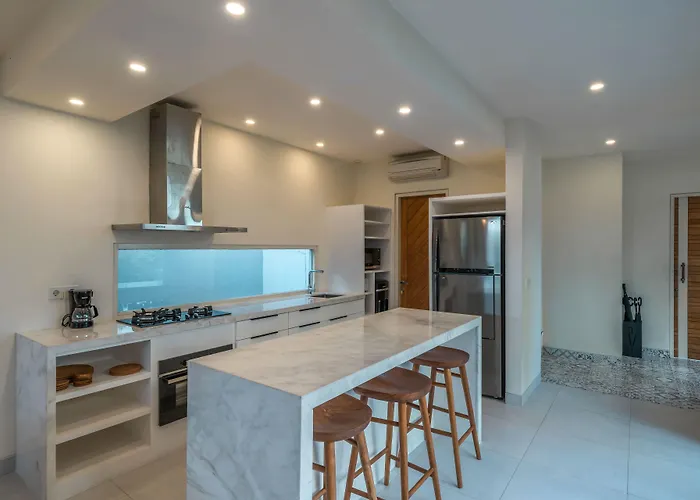 Villa Nestor - New Contemporary 3bd Next To The *